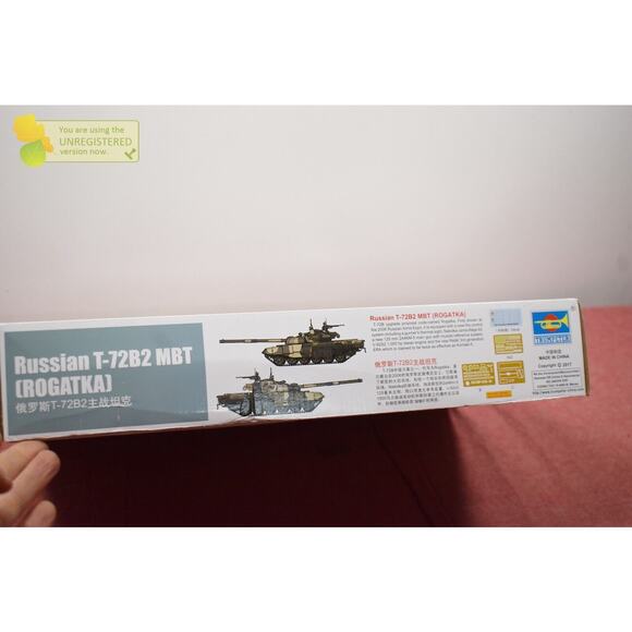 Trumpeter Russian T-72B2 MBT Rogatka Model Kit 1/35 (Package Wear) - Picture 13 of 15